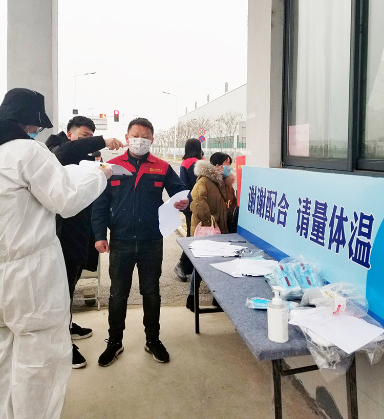 復工加防疫，榮大候車亭兩不誤配圖一