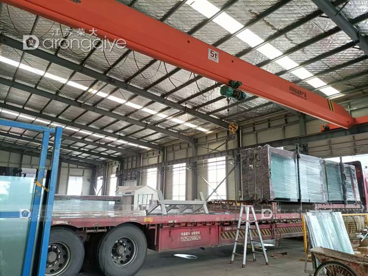 湖北候車(chē)亭裝車(chē)圖片